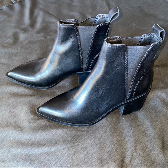 Steve Madden Boots ~ - Picture 2 of 5